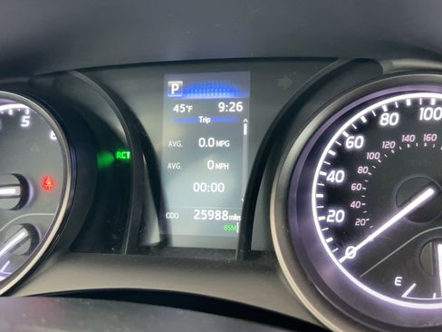 Used 2023 Toyota Camry SE image 19