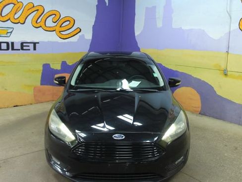 Used 2016 Ford Focus SE FWD image 3