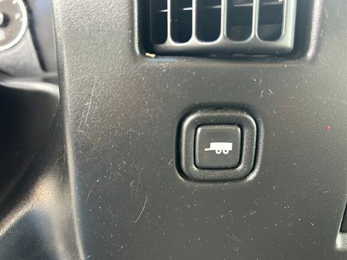 Used 2013 Chevrolet Express 2500 RWD image 16