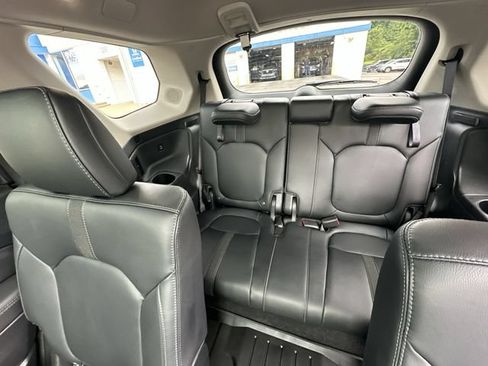 Used 2023 Honda Pilot Touring image 28
