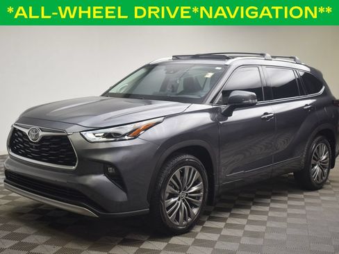 Used 2020 Toyota Highlander Platinum AWD/4WD image 3