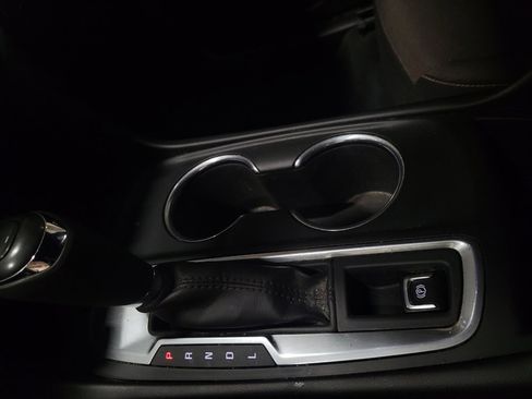 Used 2019 Chevrolet Equinox LT FWD image 26