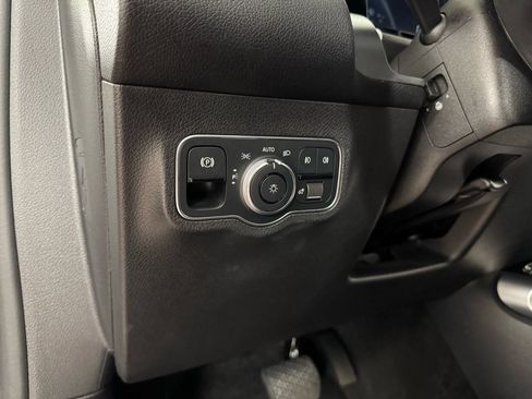 Used 2022 Mercedes-Benz GLB 250 GLB 250 4MATIC image 17