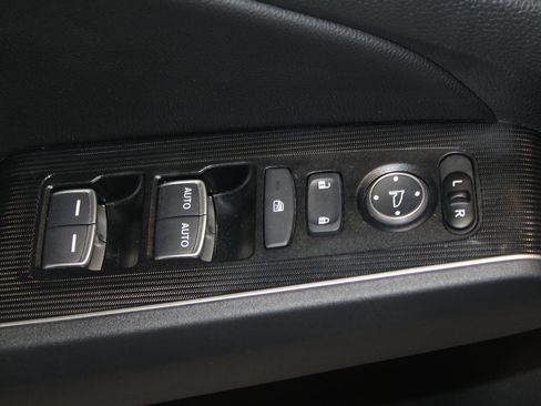 Used 2023 Honda Civic Touring image 9