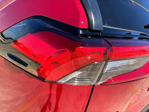 Used 2025 Toyota RAV4 XLE Premium image 29