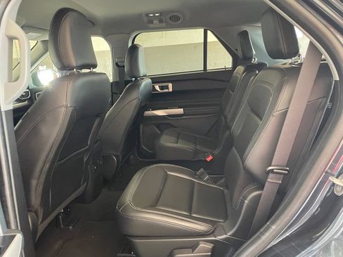 Used 2023 Ford Explorer XLT w/ Equipment Group 202A RWD image 16