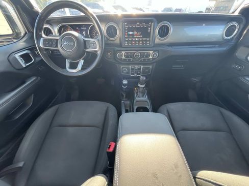 Used 2020 Jeep Wrangler Unlimited Sahara image 13