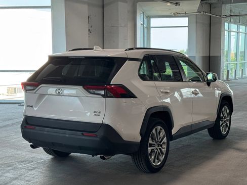Used 2020 Toyota RAV4 XLE Premium AWD/4WD image 10
