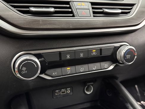 Used 2023 Nissan Altima 2.5 SV image 15