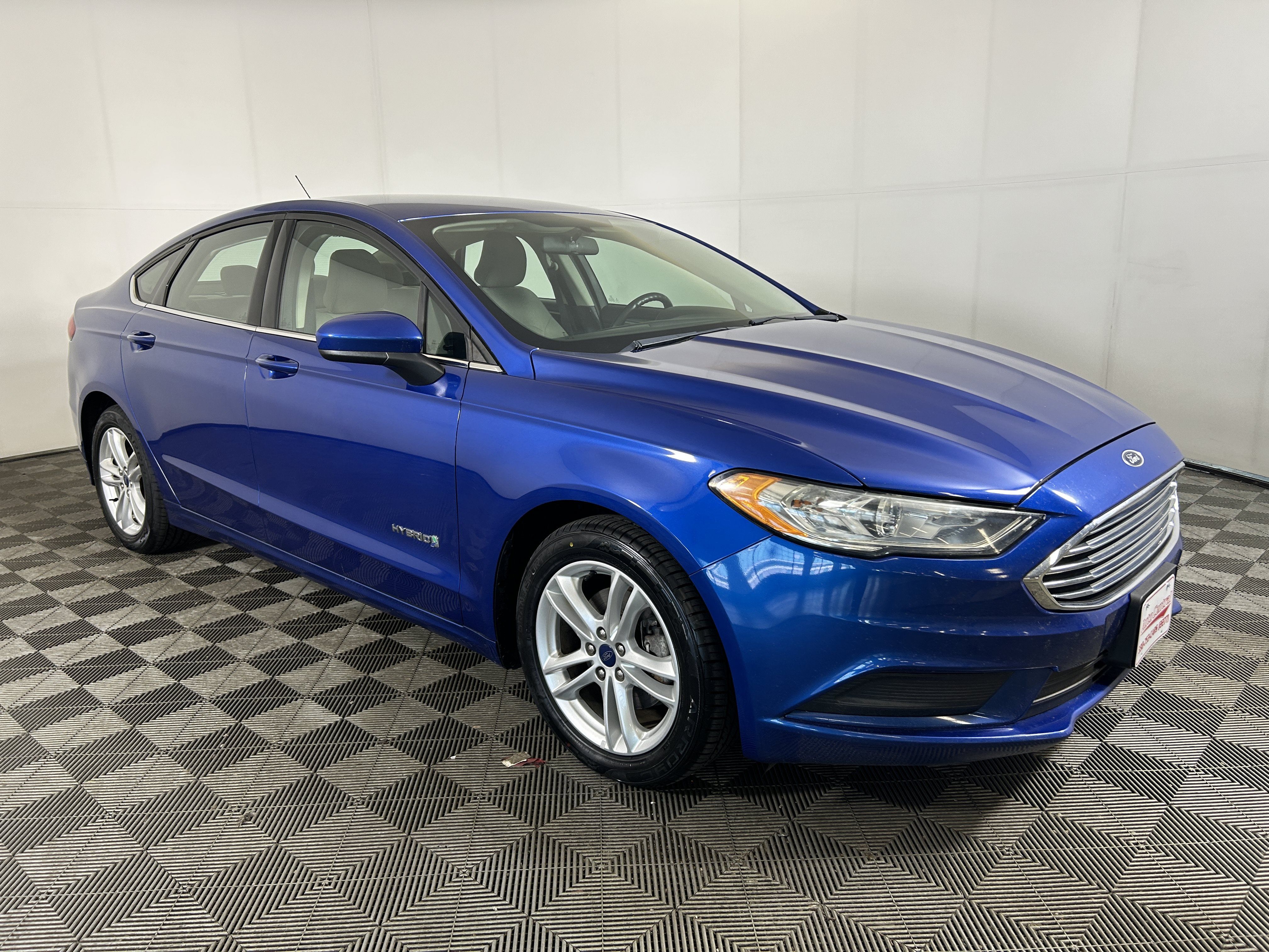 Used 2018 Ford Fusion S FWD image 3