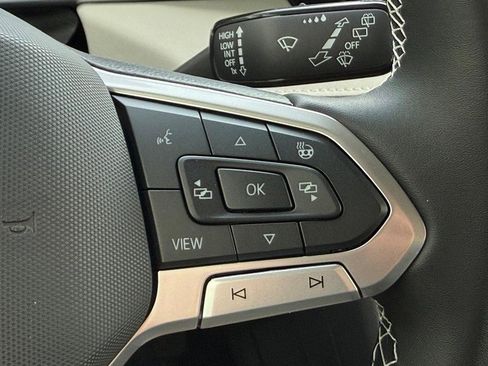 New 2026 Volkswagen Taos SE image 12