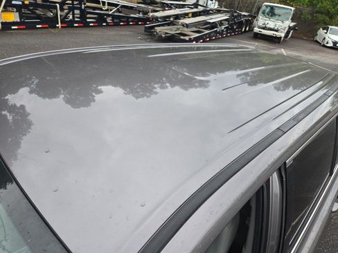 Used 2019 Toyota Highlander LE FWD image 14