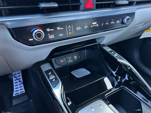New 2026 Kia Sorento SX Prestige AWD/4WD image 22