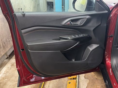 Certified 2024 Chevrolet Trax RS w/ Driver Confidence Package image 5