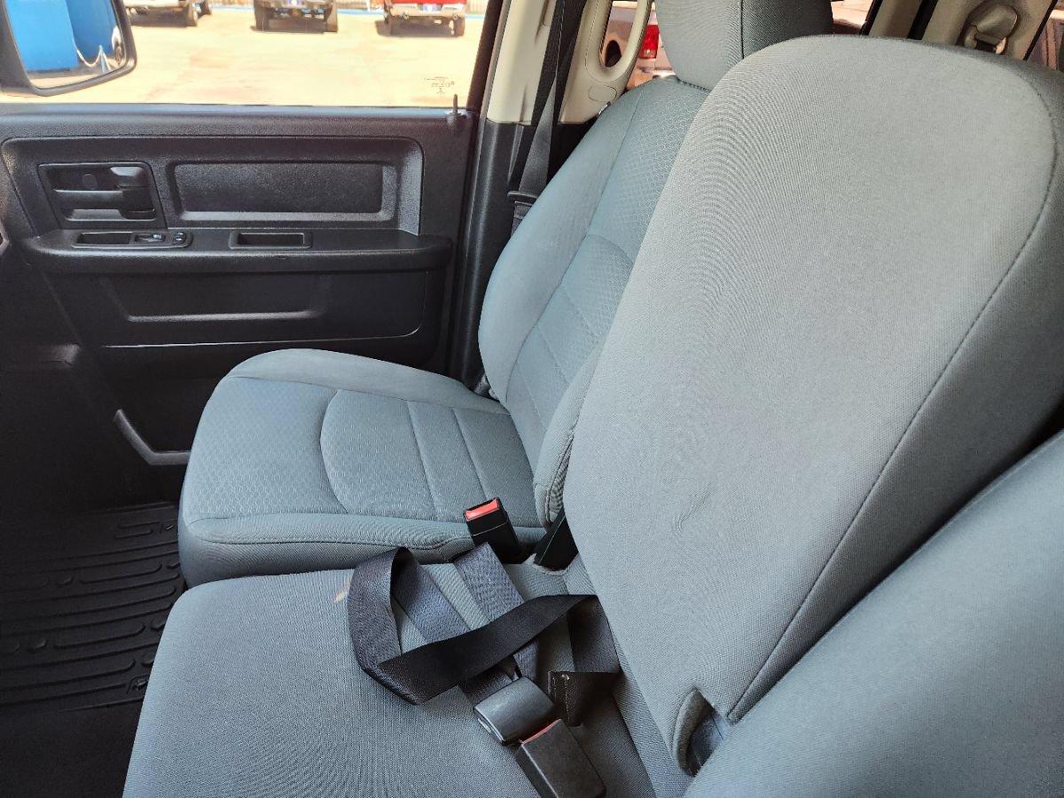 Used 2014 RAM 1500 Express RWD image 29