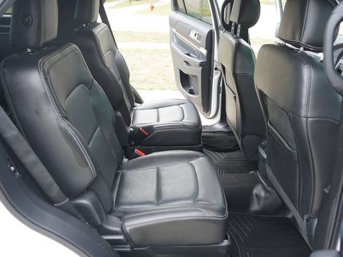Used 2016 Ford Explorer Limited w/ Equipment Group 301A AWD/4WD image 14
