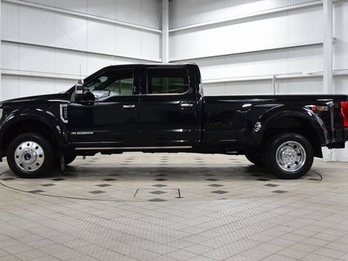 Used 2022 Ford F450 Platinum w/ FX4 Off-Road Package image 4