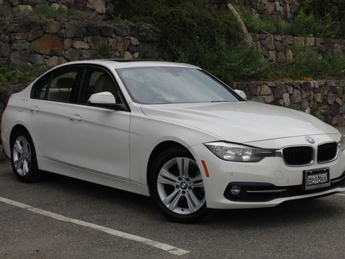 Used 2016 BMW 328i xDrive Sedan AWD/4WD image 4