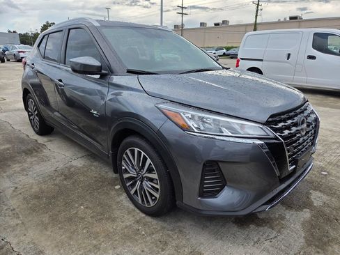 Used 2024 Nissan Kicks SV FWD image 6