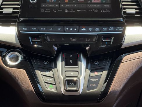 Used 2025 Honda Odyssey Touring image 17