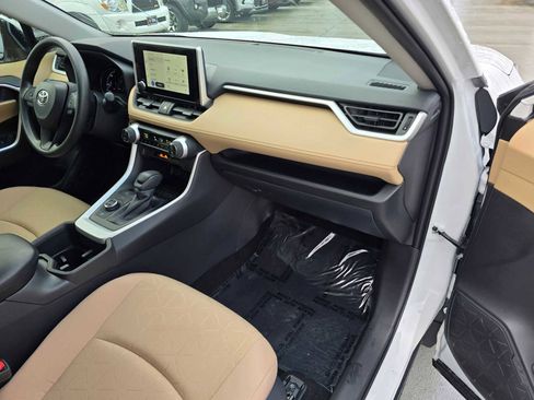 Certified 2025 Toyota RAV4 XLE image 31