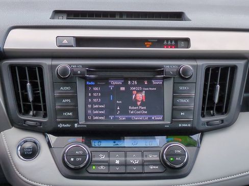 Used 2018 Toyota RAV4 XLE FWD image 14