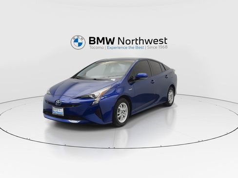 Used 2018 Toyota Prius Two w/ Prius Two Safety Plus Package FWD image 9