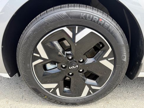 Used 2024 Kia Niro Wave w/ Wave Preserve Package FWD image 56