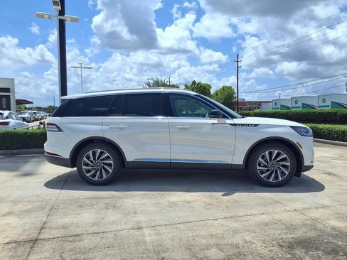 New 2026 Lincoln Aviator 2WD image 5