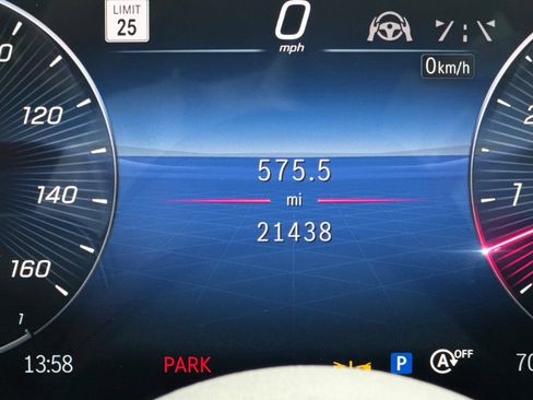 Used 2025 Mercedes-Benz GLS 450 4MATIC image 29