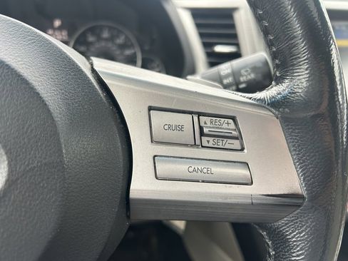 Used 2011 Subaru Outback 2.5i Limited image 18