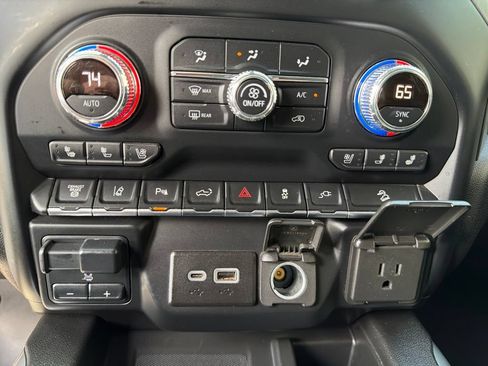 Used 2020 GMC Sierra 2500 Denali w/ Denali Ultimate Package AWD/4WD image 13
