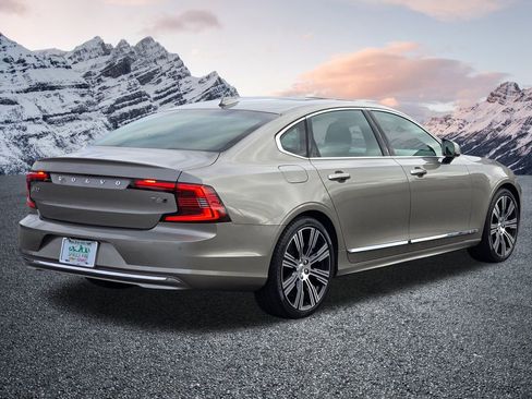 Used 2021 Volvo S90 T6 Inscription image 20