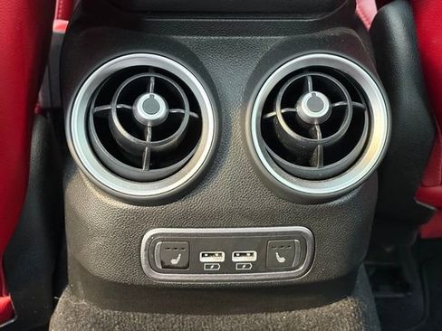 Used 2022 Alfa Romeo Giulia Veloce image 17