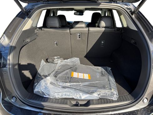 New 2025 MAZDA CX-5 AWD 2.5 S w/ Preferred Package image 17