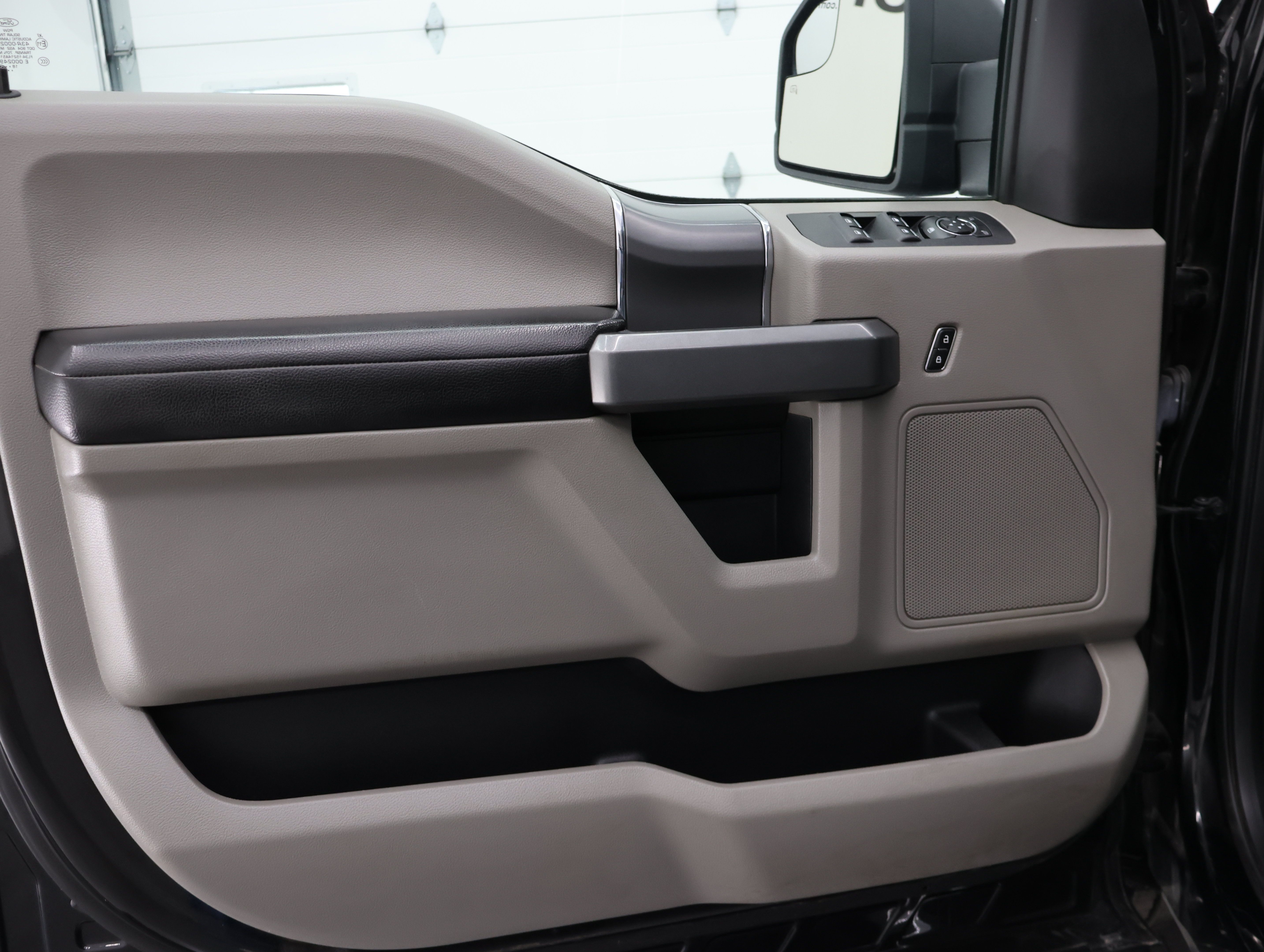 Used 2018 Ford F150 XLT w/ Equipment Group 302A Luxury AWD/4WD image 37