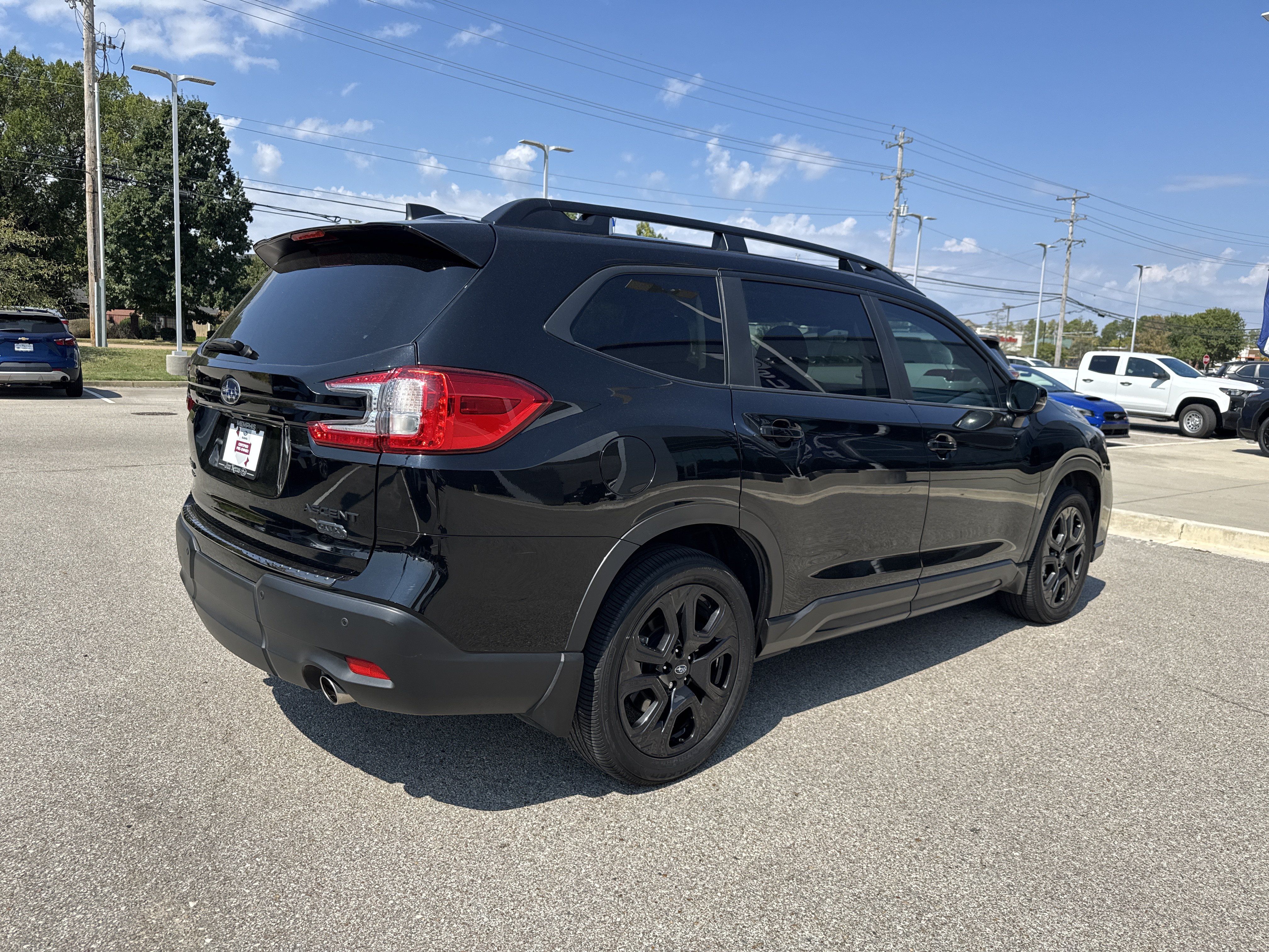 Used 2025 Subaru Ascent Onyx Edition w/ Onyx Package AWD/4WD image 3