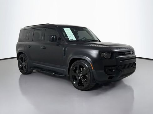 Used 2023 Land Rover Defender 110 SE AWD/4WD image 3