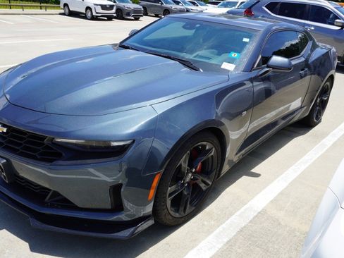 Used 2022 Chevrolet Camaro LT RWD image 5