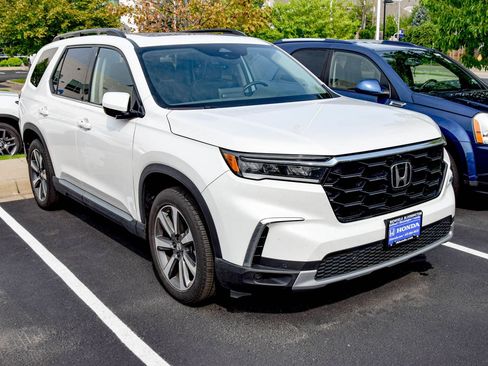 Used 2024 Honda Pilot Elite image 4