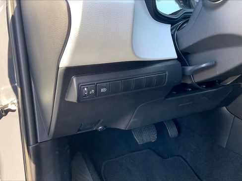 Certified 2025 Toyota Corolla SE FWD image 34