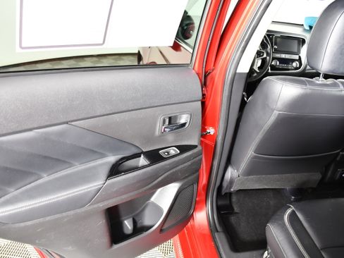 Used 2018 Mitsubishi Outlander GT AWD/4WD image 45