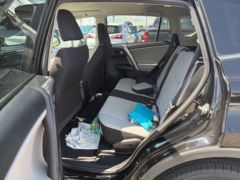 Used 2018 Toyota RAV4 XLE FWD image 7
