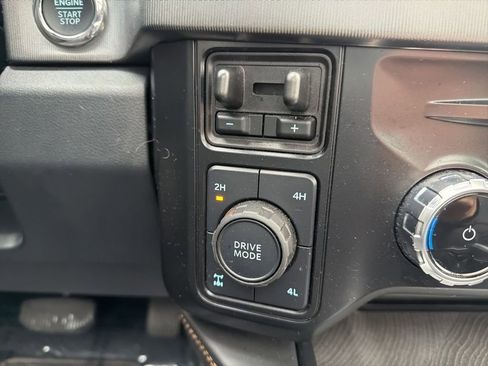 Certified 2024 Ford F250 Platinum image 37