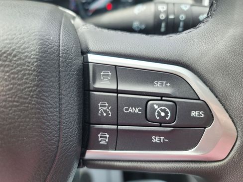 Used 2025 Jeep Compass Limited AWD/4WD image 21