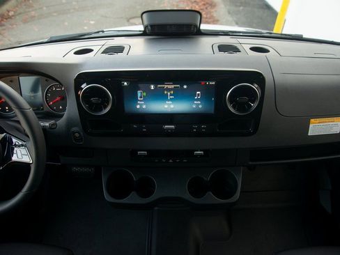 New 2025 Mercedes-Benz Sprinter 4500 image 29