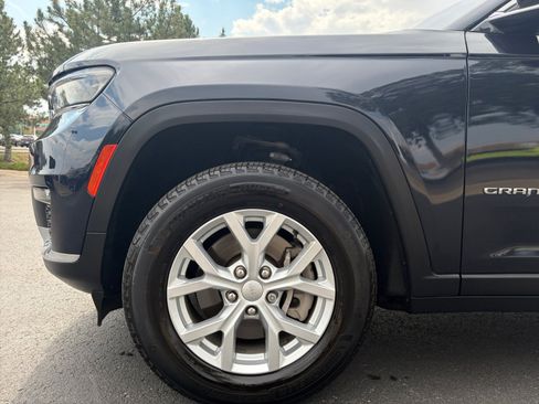 Used 2024 Jeep Grand Cherokee L Limited AWD/4WD image 10
