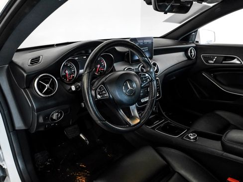 Used 2018 Mercedes-Benz CLA 250 image 2