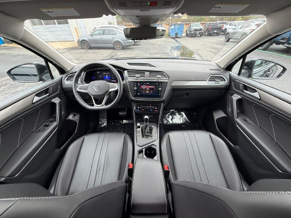 Used 2022 Volkswagen Tiguan SE FWD image 21