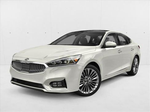 Used 2019 Kia Cadenza Limited FWD image 1